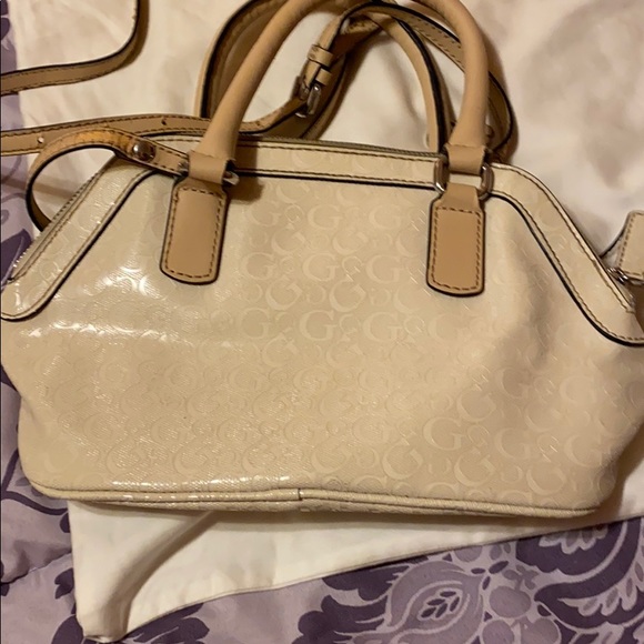 Guess purse really cute !! - Picture 4 of 7